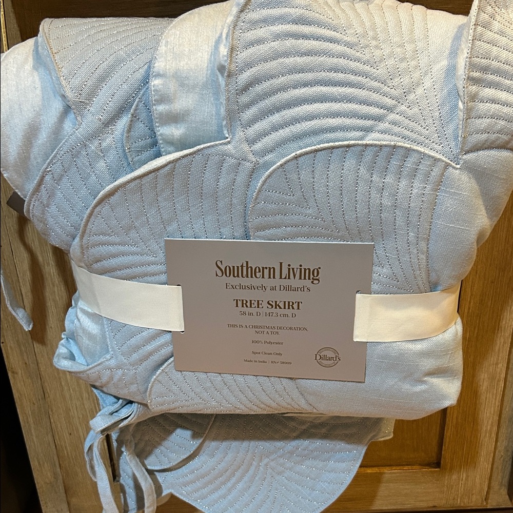 Southern Living Light Blue Quilted Tree Skirt, 58” in/ 147.3 cm, NEW